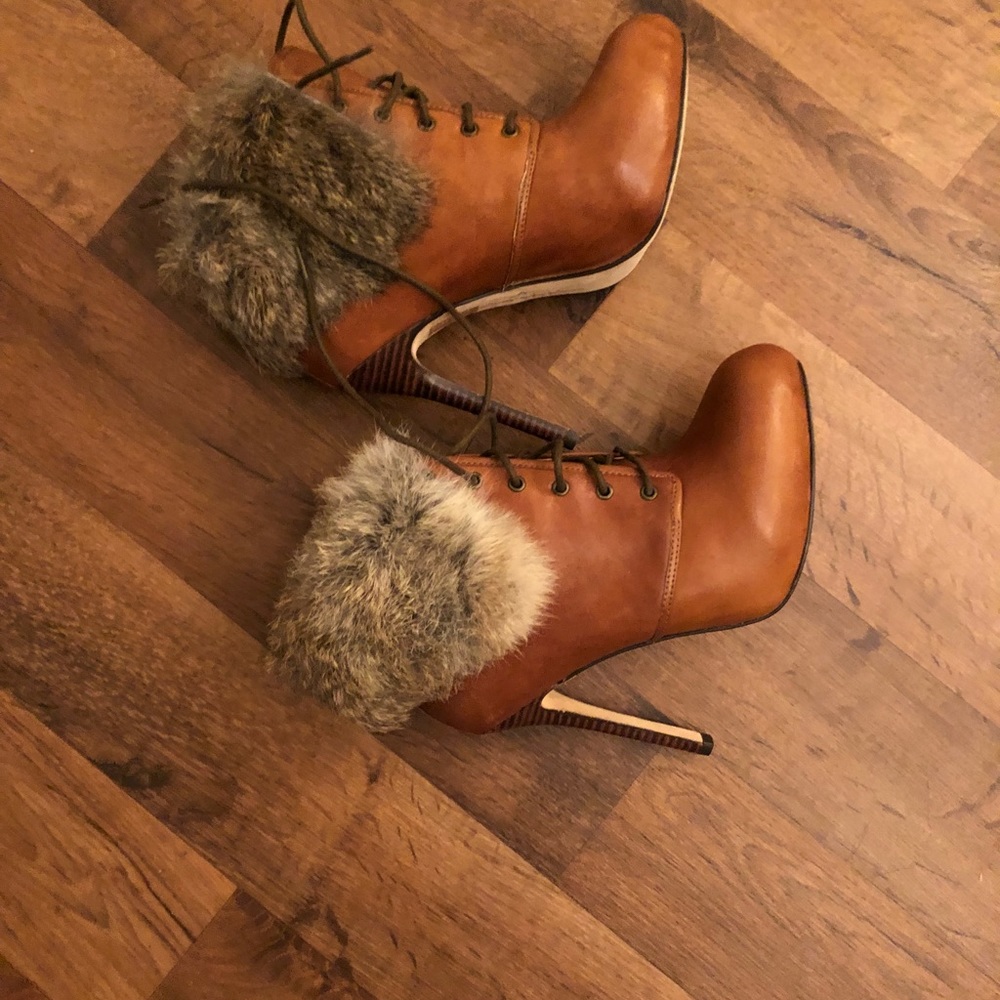 Wore once dolce vita real fur trim boots